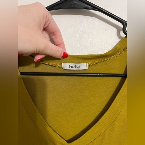 Teenbell‎ Mustard Yellow Green Light Weight Tee Size Small - Picture 2 of 6